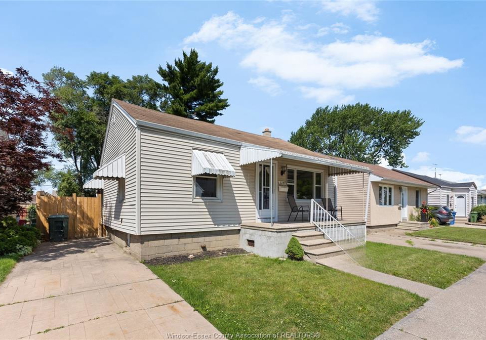2293-marentette-windsor-ontario-26019034
