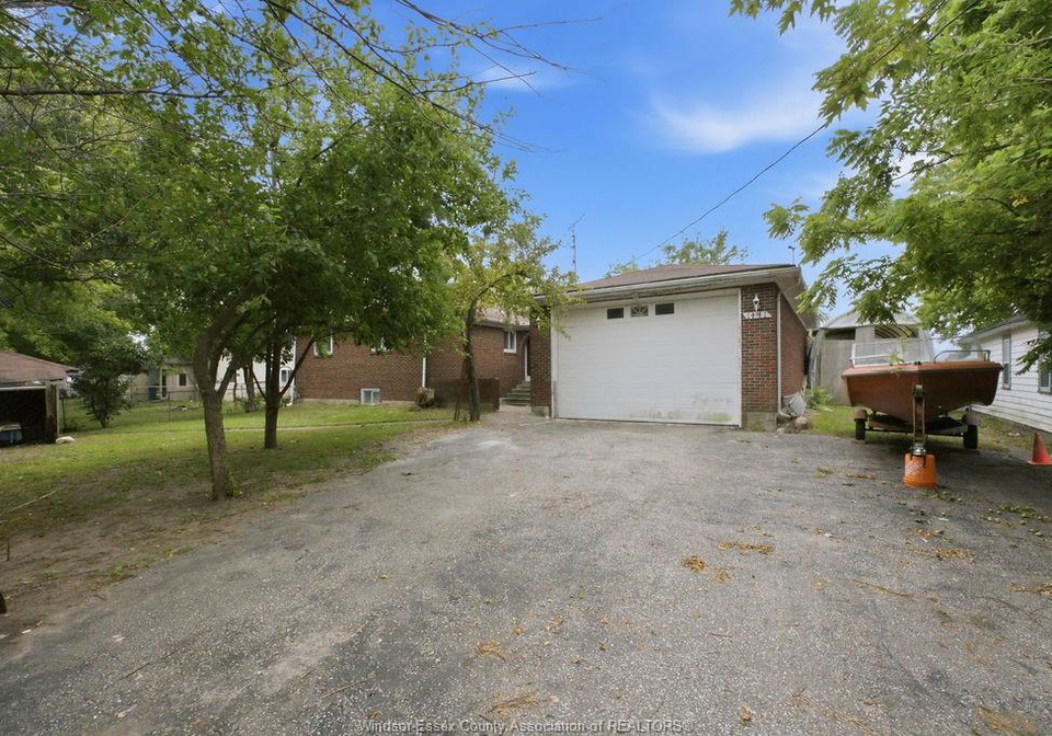 1441-heritage-road-kingsville-ontario-26019035