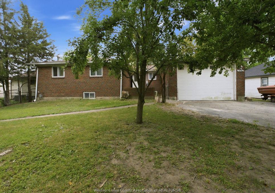 1441-heritage-road-kingsville-ontario-26019035