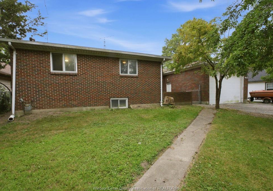 1441-heritage-road-kingsville-ontario-26019035