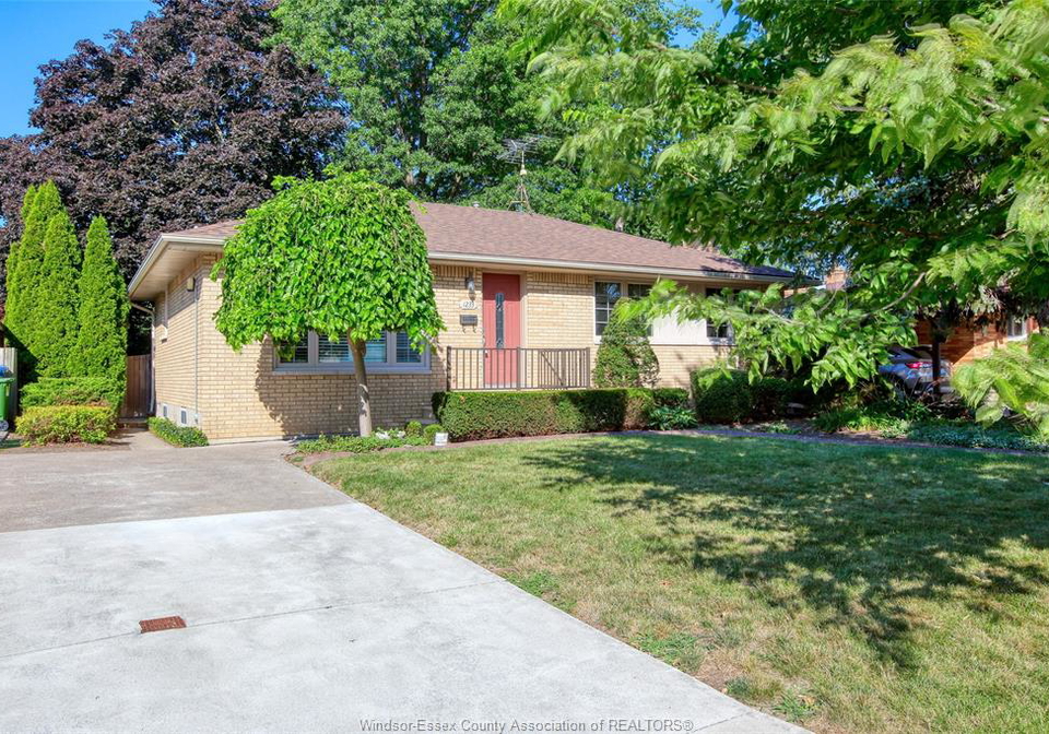 1233-matthew-brady-boulevard-windsor-ontario-26019036