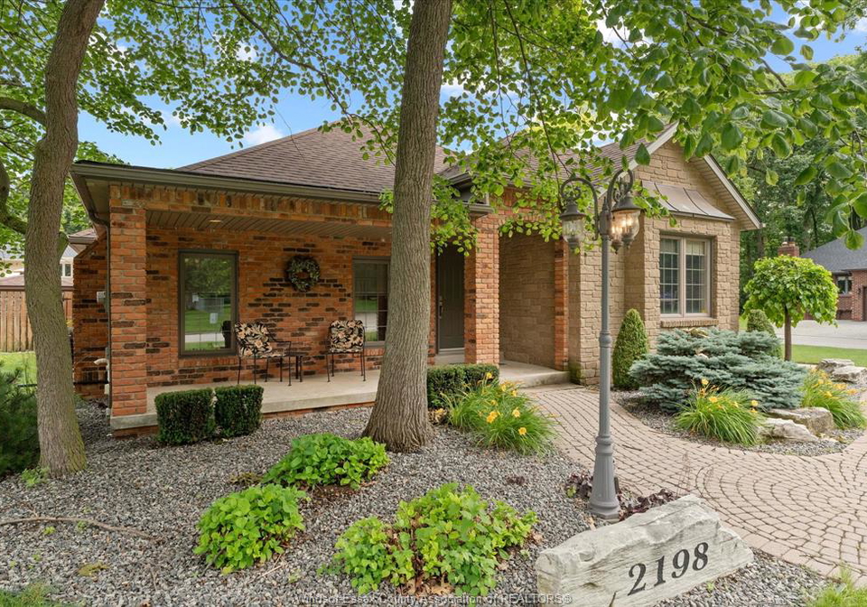 2198-suzanne-street-lasalle-ontario-26019041
