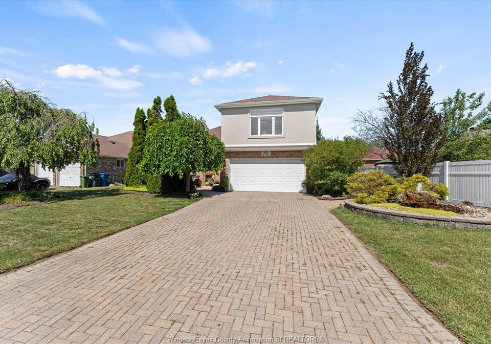 4960-southwood-lakes-windsor-ontario-26019043