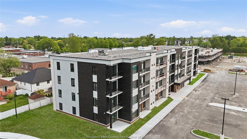 595-lilymac-windsor-ontario-26019044
