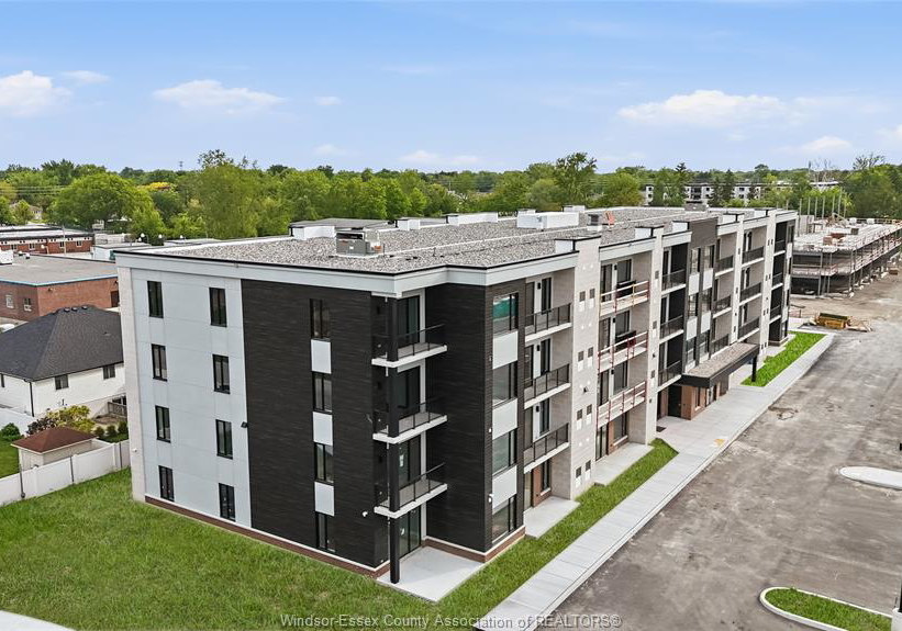 595-lilymac-windsor-ontario-26019044