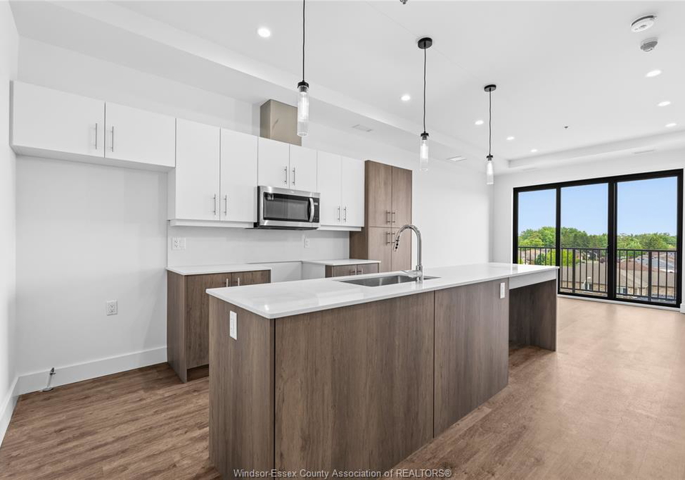 595-lilymac-windsor-ontario-26019044