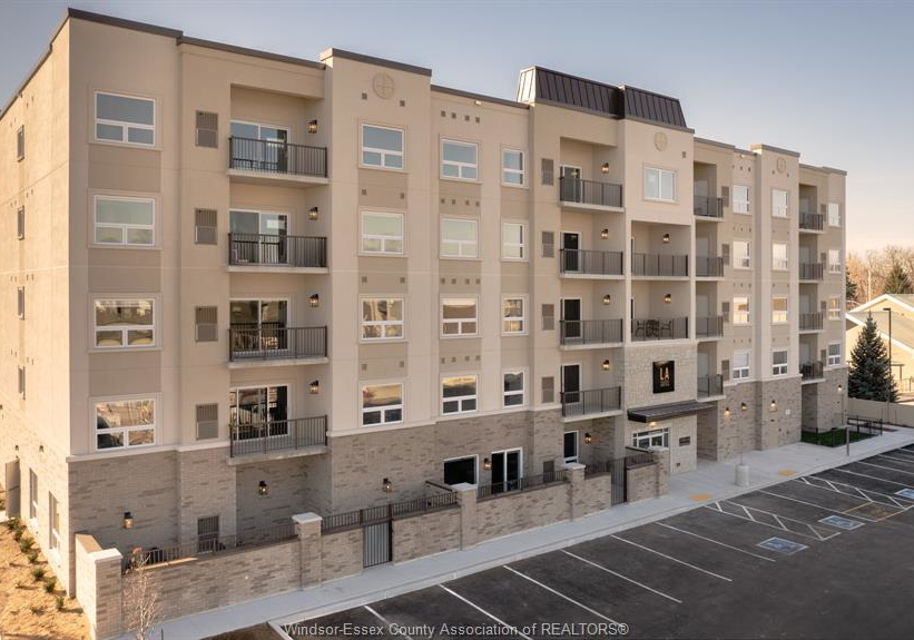 1740-sprucewood-avenue-lasalle-ontario-26019048