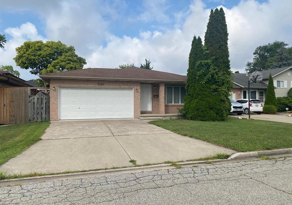 1087-brookview-crescent-windsor-ontario-26019050