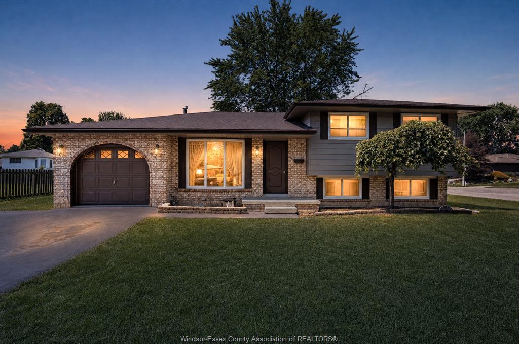 646-estate-park-tecumseh-ontario-26019069