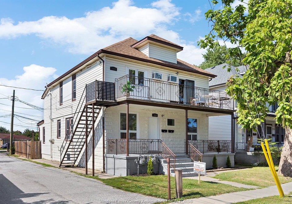 1056-1060-niagara-windsor-ontario-26019076