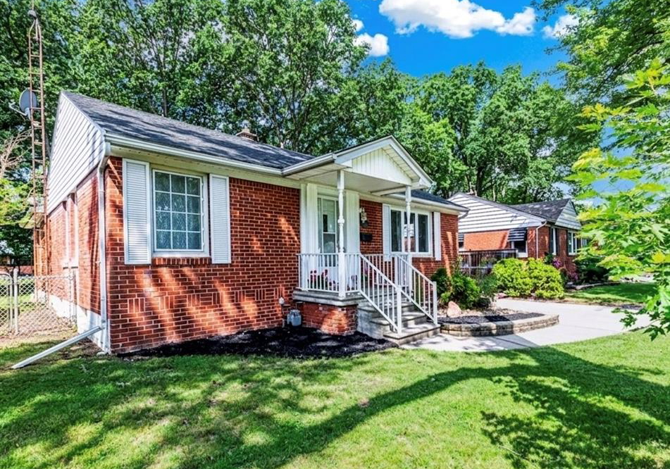 3365-curry-avenue-windsor-ontario-26019079