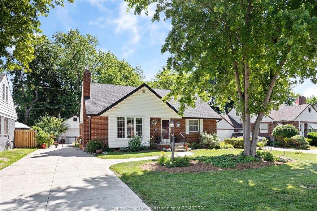 2720-academy-windsor-ontario-26019091