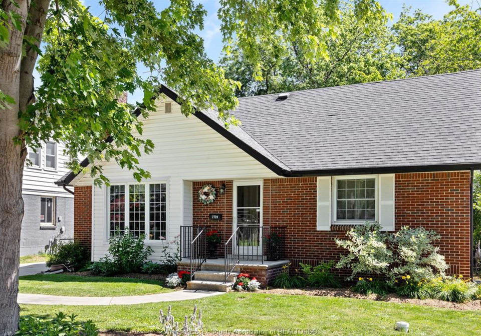 2720-academy-windsor-ontario-26019091