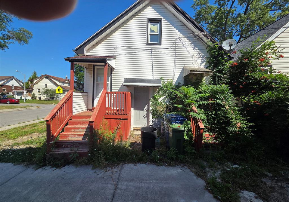 393-newbury-street-windsor-ontario-26019094