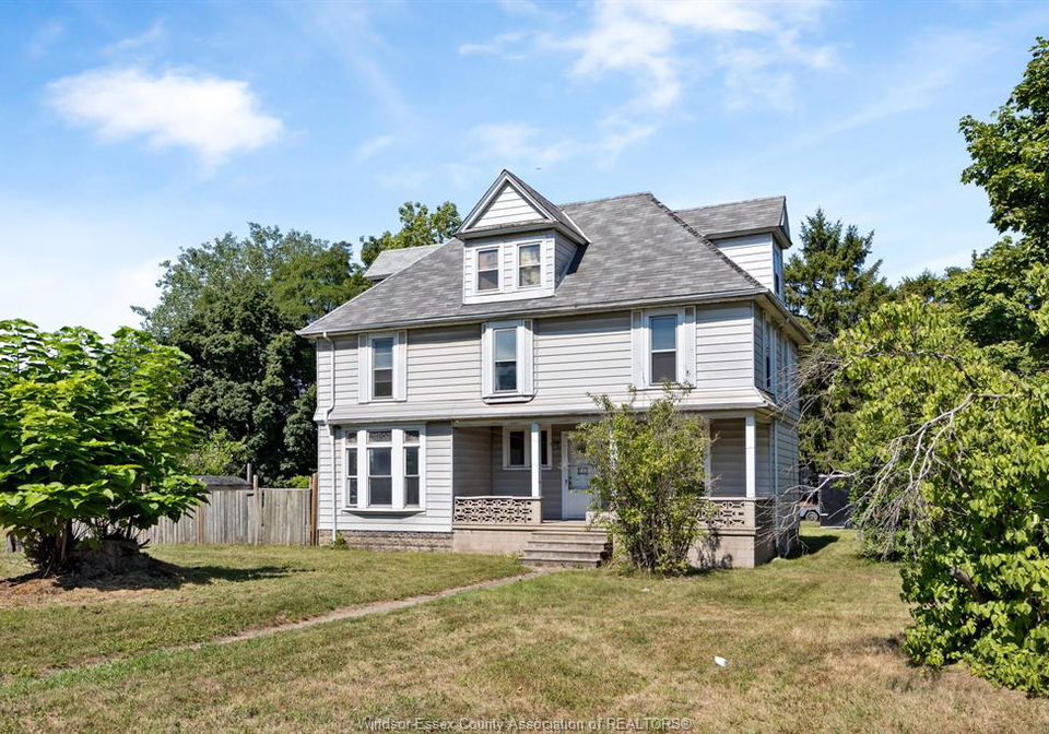 3770-sandwich-street-windsor-ontario-26019107