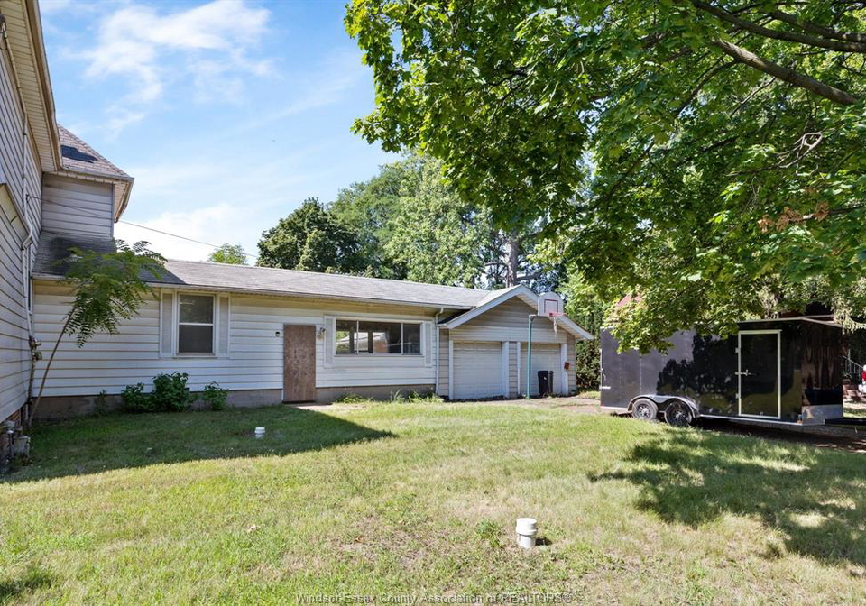 3770-sandwich-street-windsor-ontario-26019107