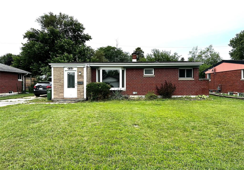3615-longfellow-windsor-ontario-26019127