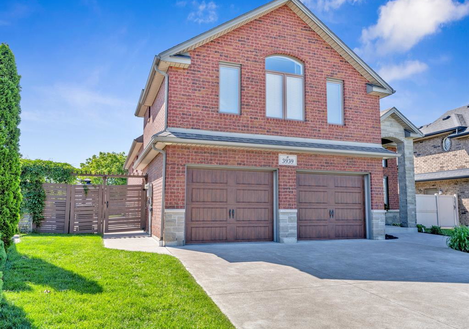 3939-wildwood-drive-windsor-ontario-26019128