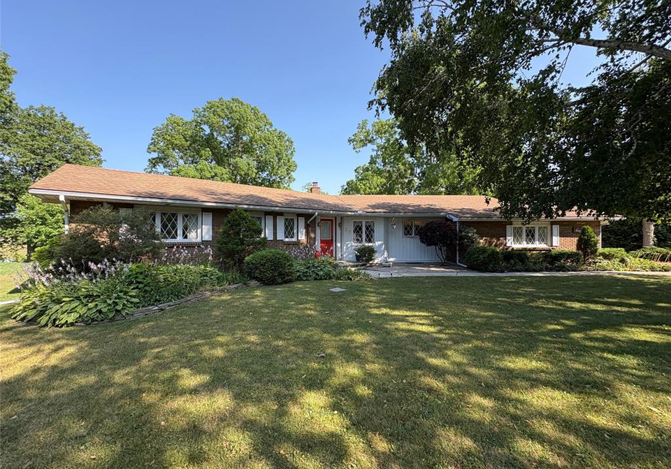 37-park-lane-lambton-shores-ontario-26019147