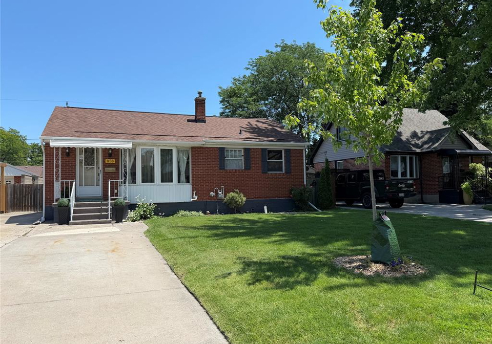 858-laporte-windsor-ontario-26019154
