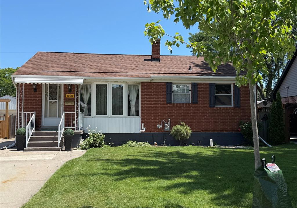 858-laporte-windsor-ontario-26019154