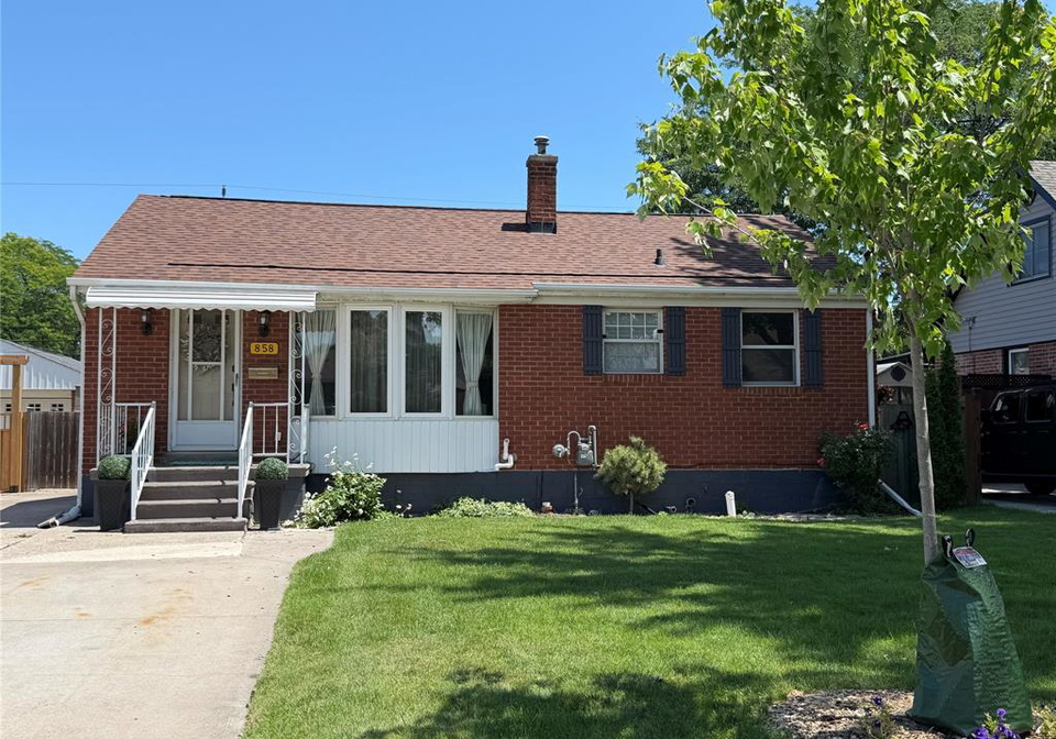 858-laporte-windsor-ontario-26019154