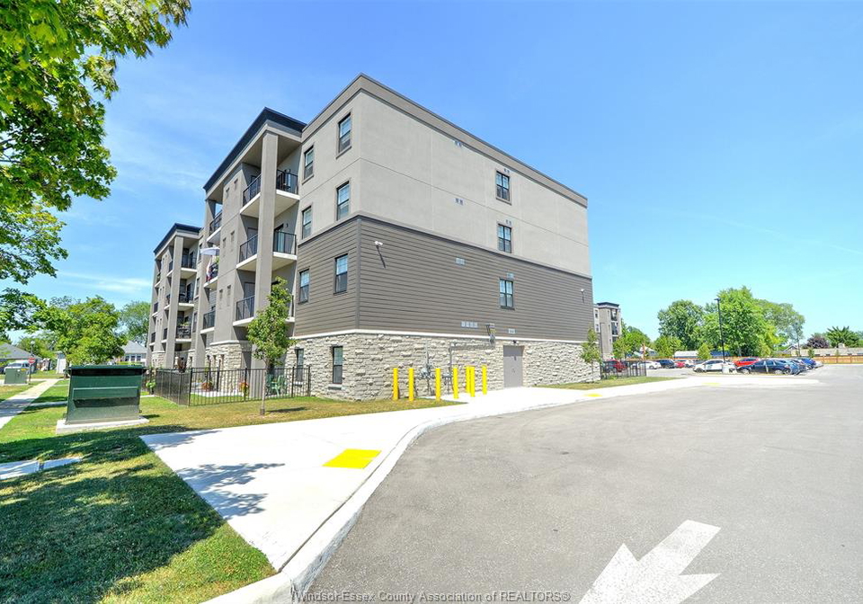 207-brock-amherstburg-ontario-26019155