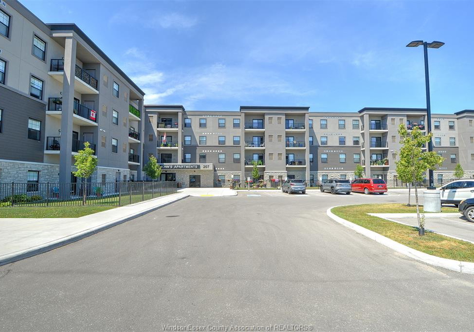 207-brock-amherstburg-ontario-26019155