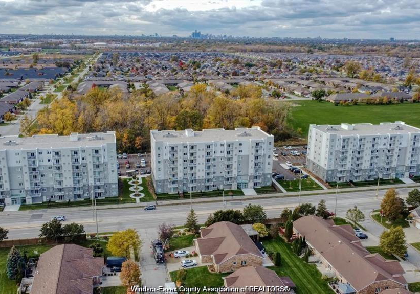 1675-banwell-windsor-ontario-26019159