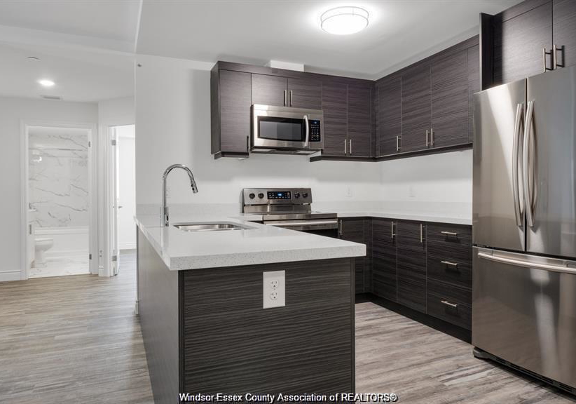 1675-banwell-windsor-ontario-26019159