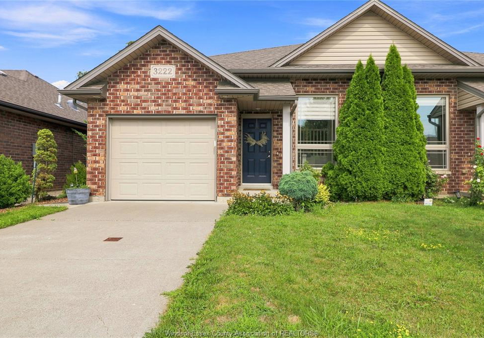 3222-seville-avenue-windsor-ontario-26019164