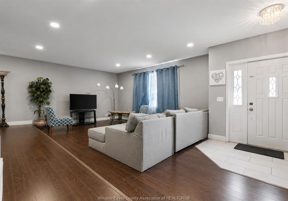 2600-meldrum-windsor-ontario-26019172