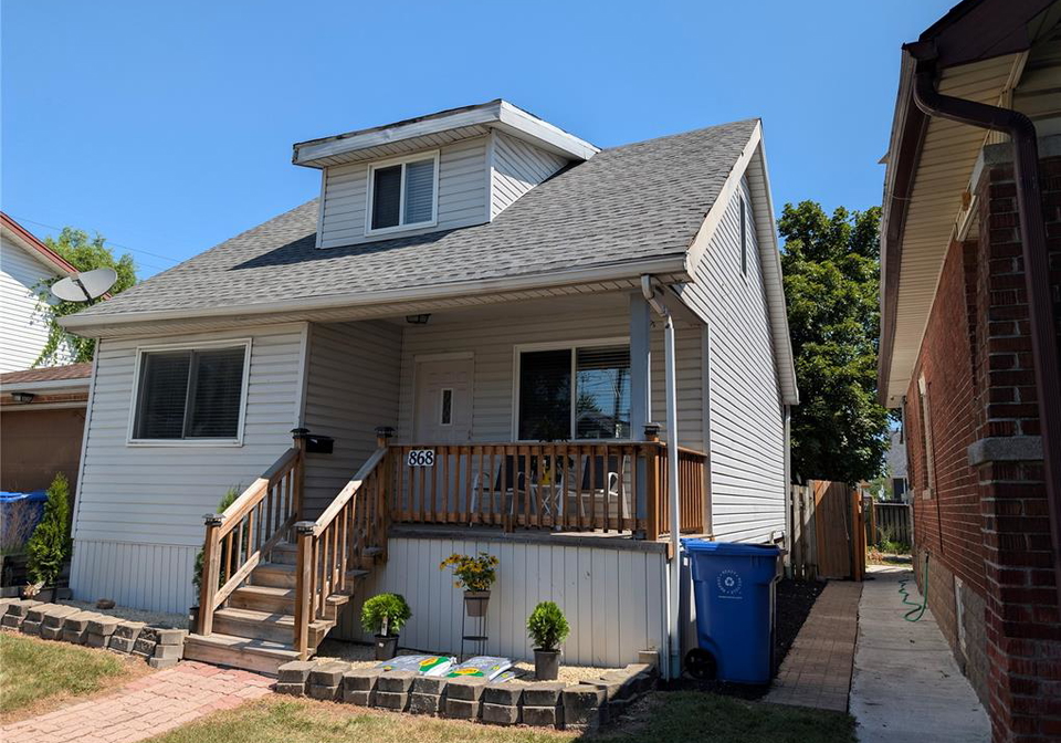 868-elm-windsor-ontario-26019182