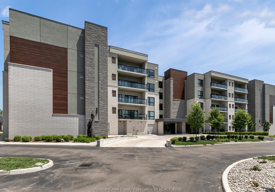 250-manning-tecumseh-ontario-26019185
