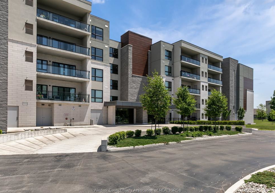 250-manning-tecumseh-ontario-26019185