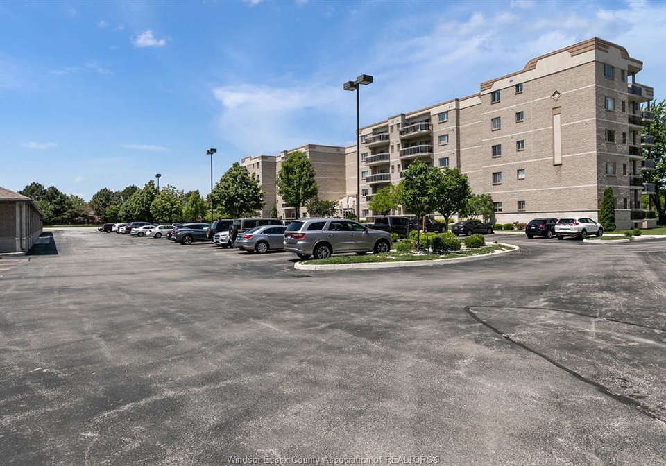 250-manning-tecumseh-ontario-26019185