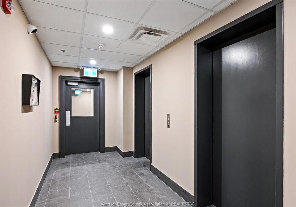 1500-ouellette-windsor-ontario-26019186