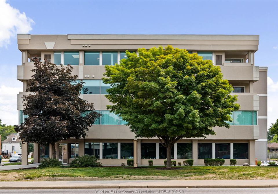 1500-ouellette-windsor-ontario-26019187