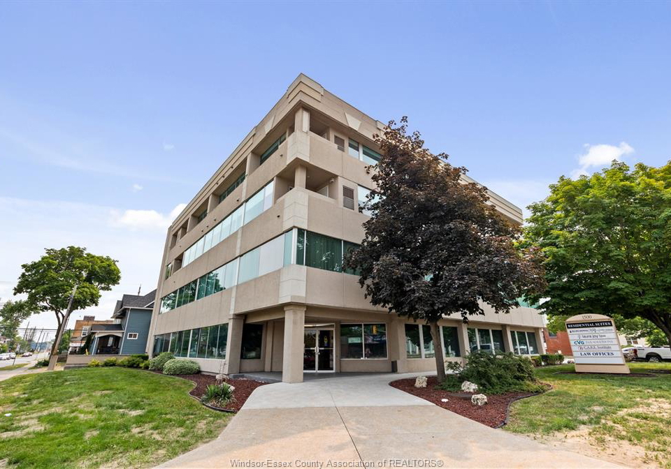 1500-ouellette-windsor-ontario-26019197