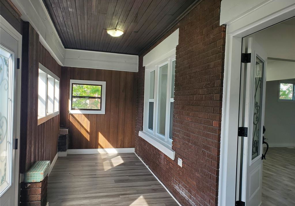 348-caroline-street-windsor-ontario-26019205