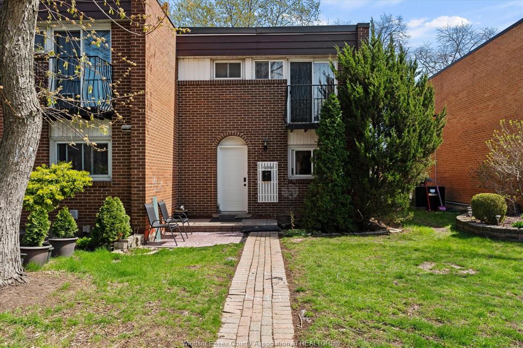 1858-eastgate-estates-windsor-ontario-26019214
