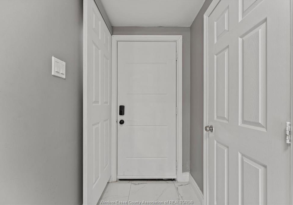 1858-eastgate-estates-windsor-ontario-26019214