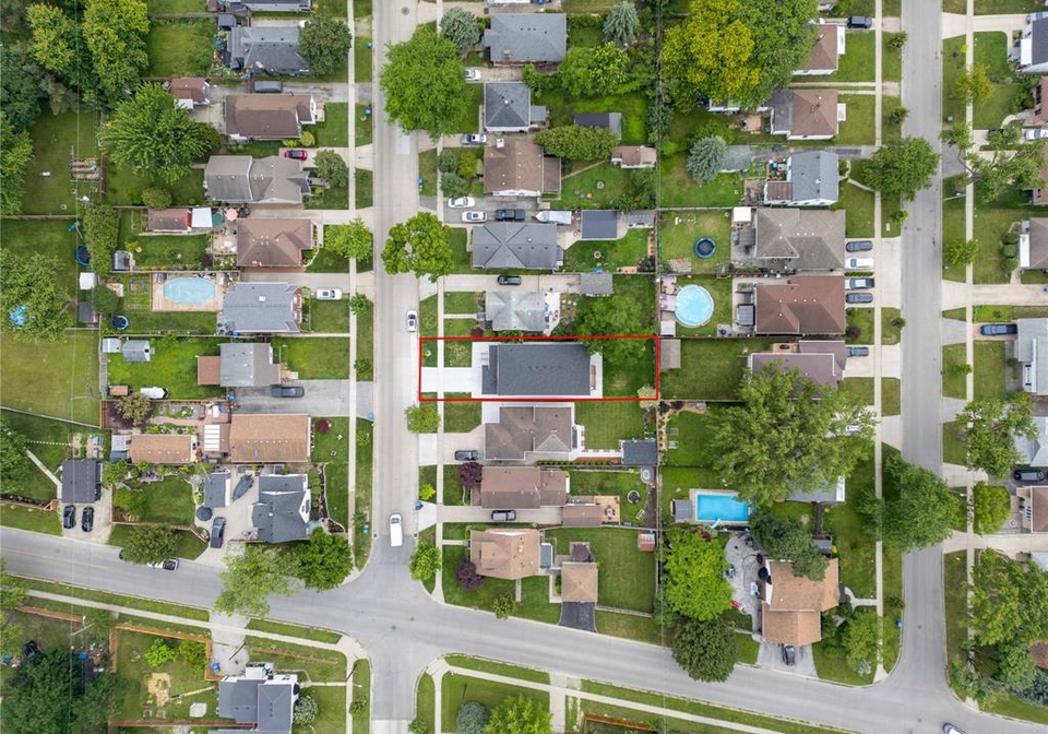 1019-glidden-windsor-ontario-26019218