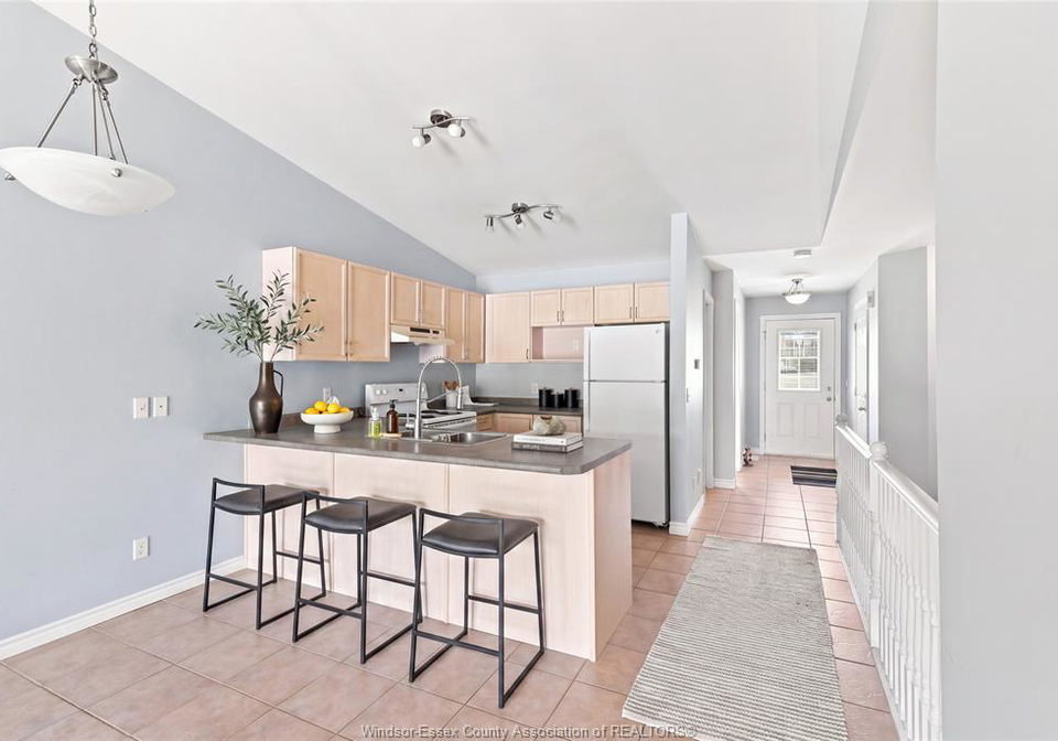 298-lester-drive-essex-ontario-26019222