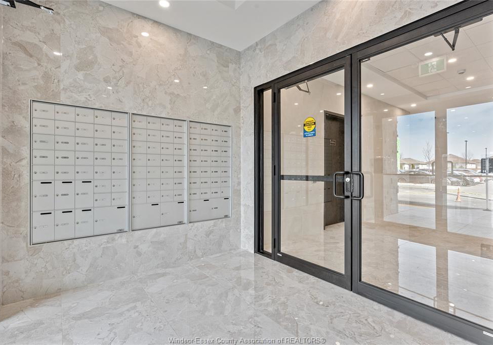 4775-walker-road-windsor-ontario-26019230