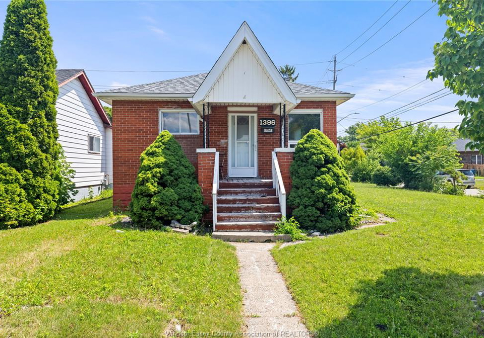 1396-janette-windsor-ontario-26019234