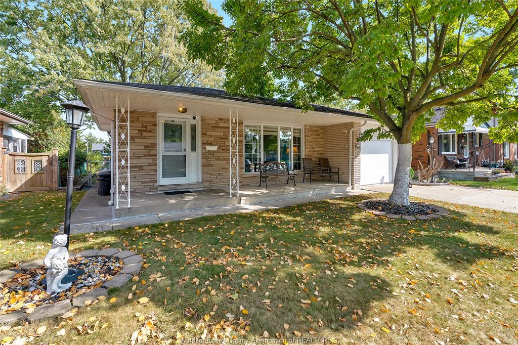 2664-rivard-avenue-windsor-ontario-26019243