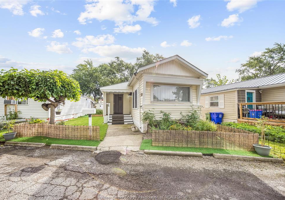 310-pompano-avenue-windsor-ontario-26019251