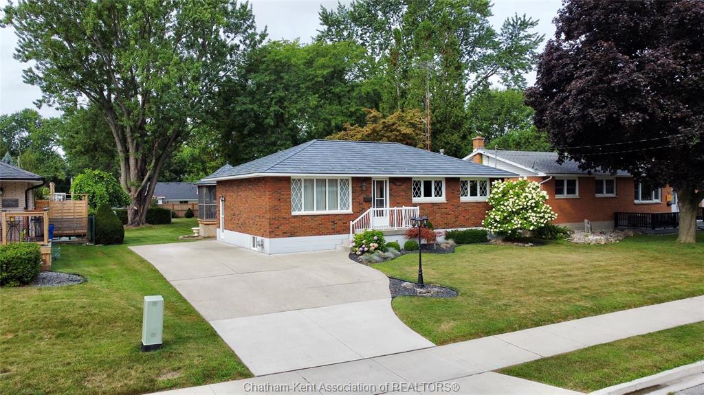 90-coverdale-street-chatham-ontario-26019257