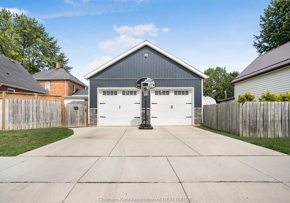 115-ursuline-avenue-chatham-ontario-26019278
